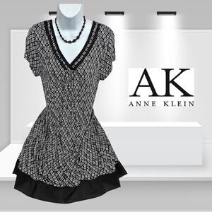 NWT Anne Klein Black & White Geometric Print Fit & Flare Dress – Size M